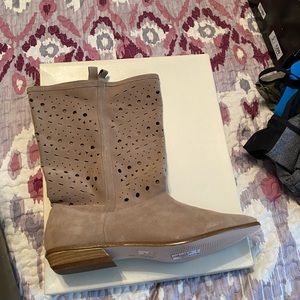 JCPenney Taupe Boots Size 11
